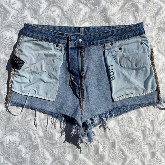 BBDG Urban Outfitters SIZE 31 Cheeky High Rise Cut Off 100% Cotton Jean Shorts - Picture 4 of 6